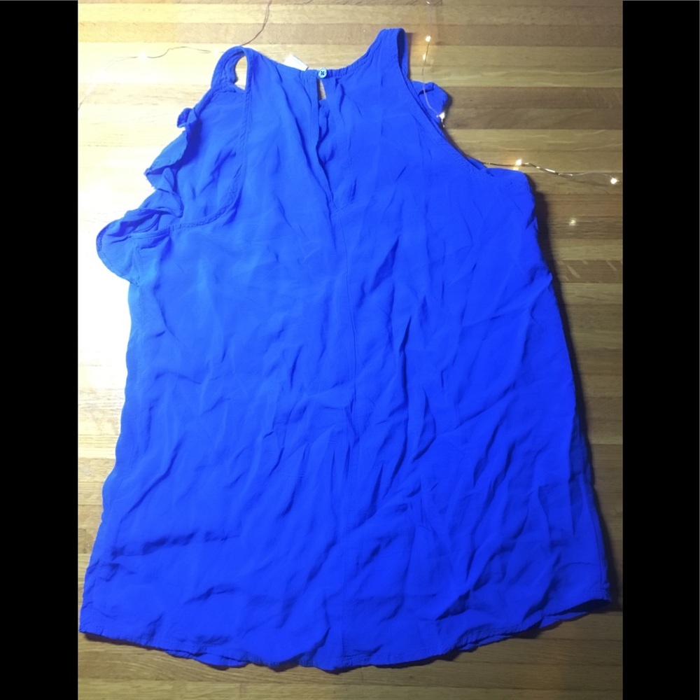 Old Navy Ruffle-Sleeve Blouse - Picture 2 of 4